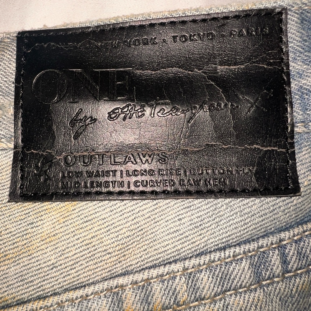 One Teaspoon Outlaws Blue Distressed Jean Shorts, dirty look intentional NWOT - Picture 3 of 5